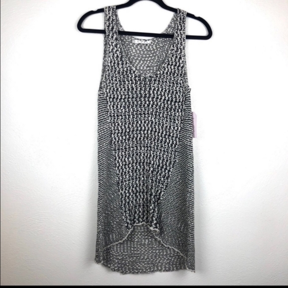 Cabi - Picture 2 of 3